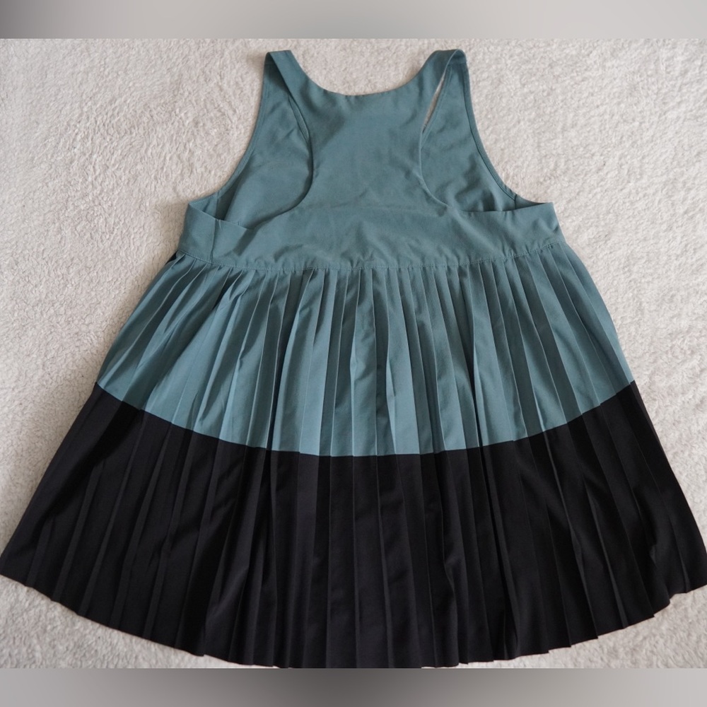 Athleta Teal and Black Tank Top - Picture 3 of 5